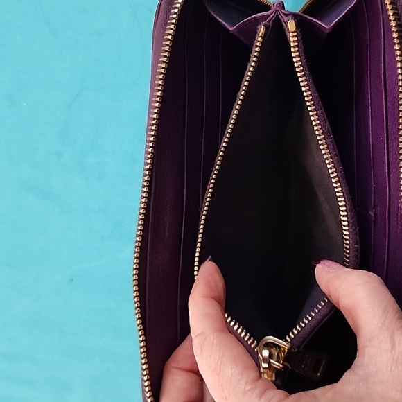 Prada Logo Zip Around Purple wallet - Picture 13 of 16